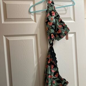 Floral swimsuit VS  NWT  L